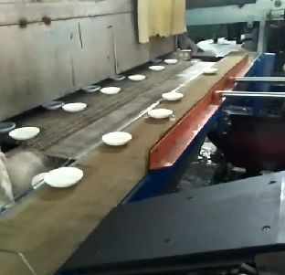 কেনা সাদা গোলাকার টেবিলওয়্যার কাঁচের উৎপাদন লাইন ৩৮০V ওপাল কাঁচের বাটি তৈরির মেশিন অনলাইনে উৎপাদন